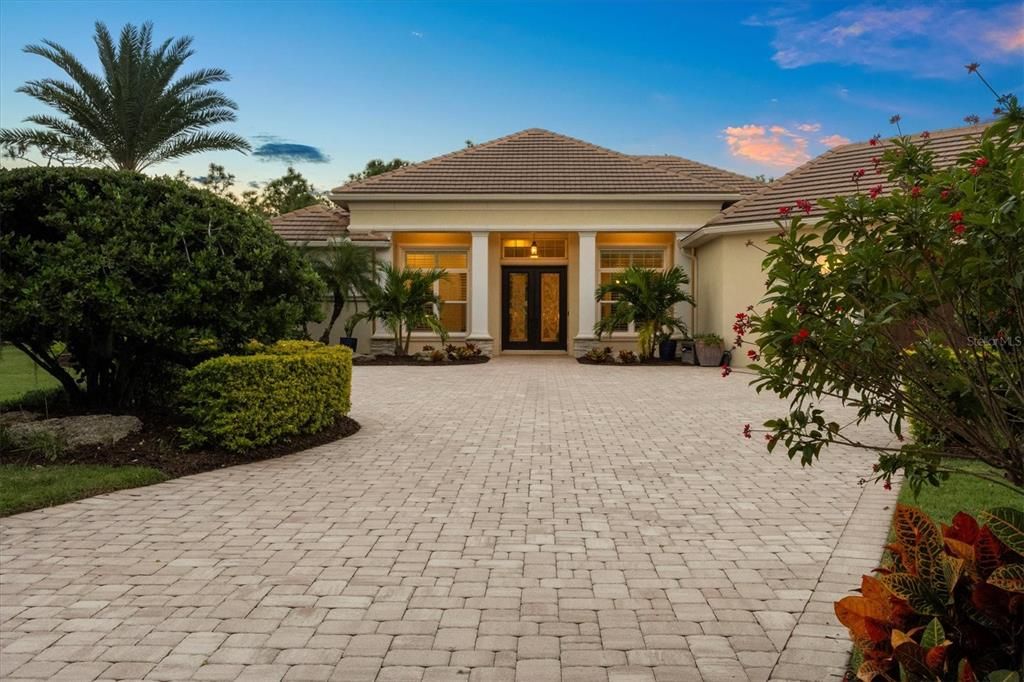 For Sale: $2,175,000 (3 beds, 3 baths, 2958 Square Feet)