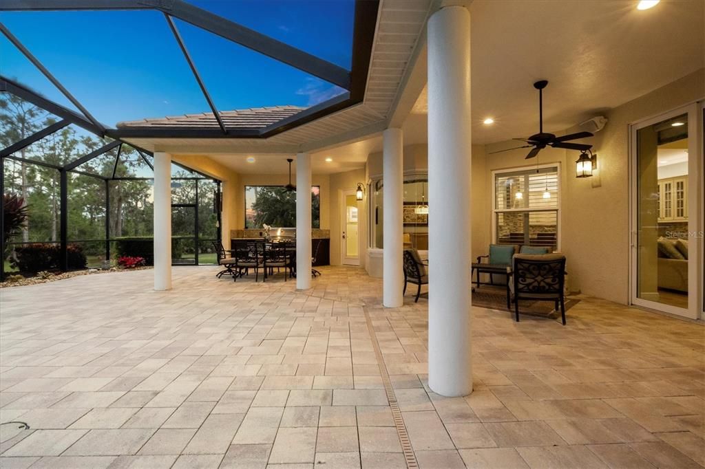 For Sale: $2,175,000 (3 beds, 3 baths, 2958 Square Feet)