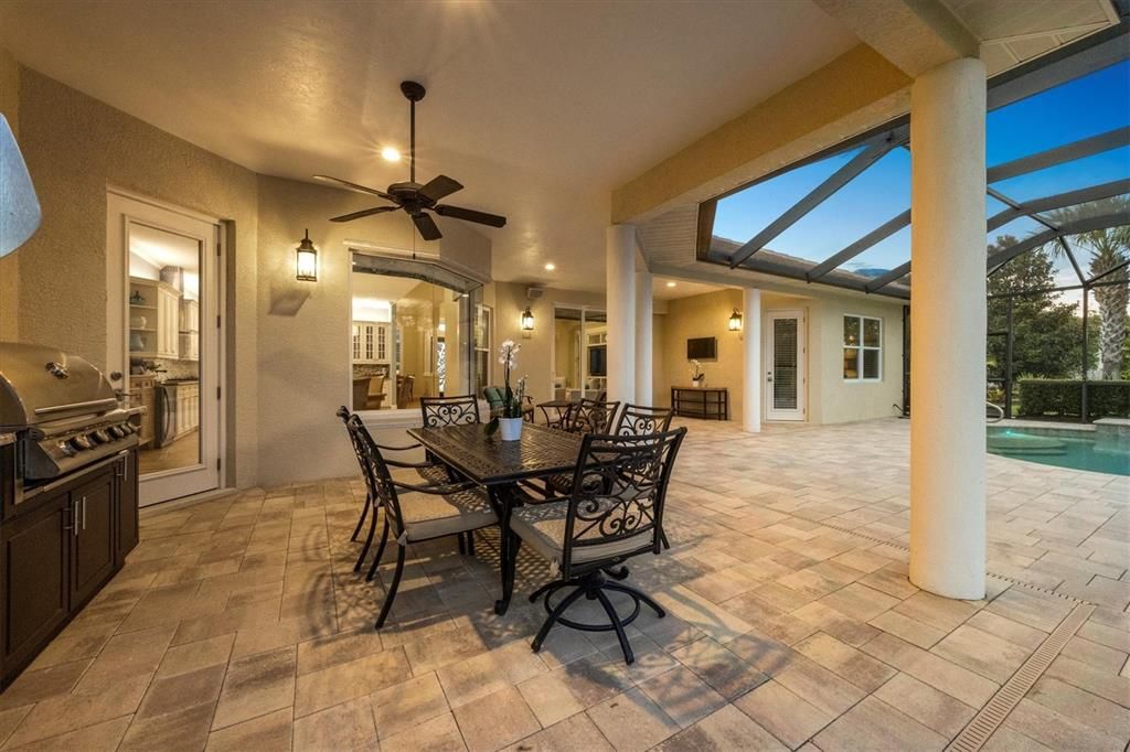 For Sale: $2,175,000 (3 beds, 3 baths, 2958 Square Feet)