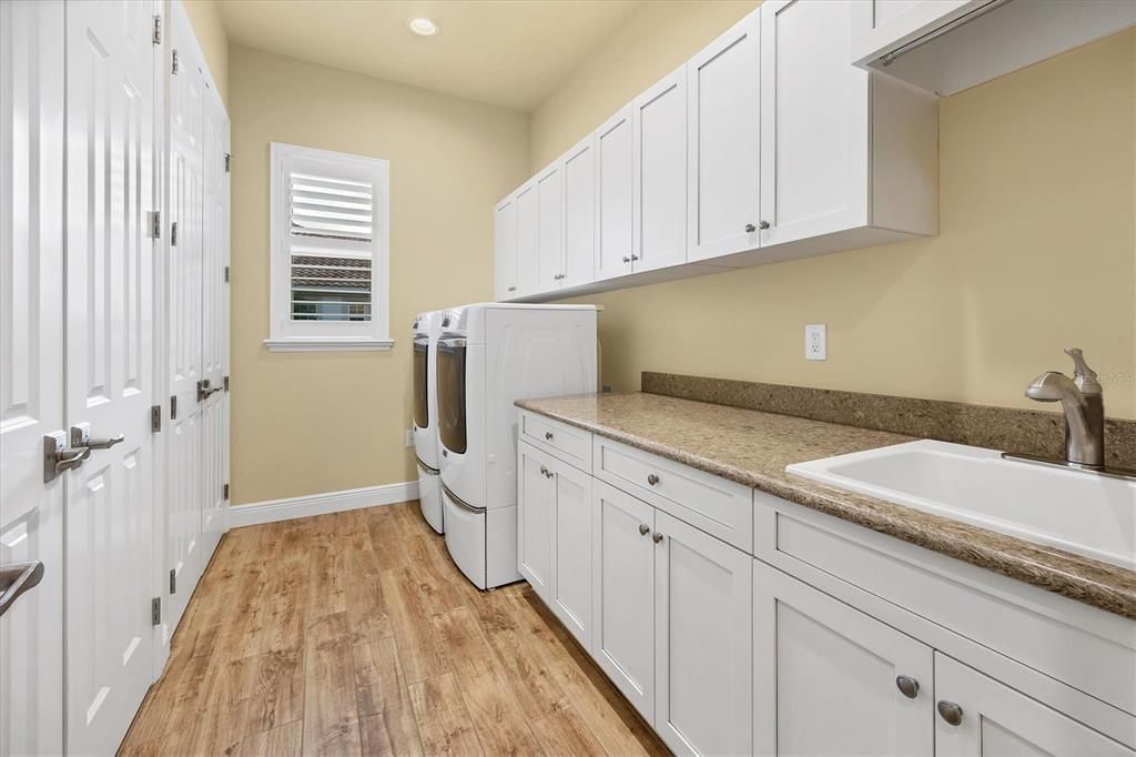 For Sale: $2,175,000 (3 beds, 3 baths, 2958 Square Feet)