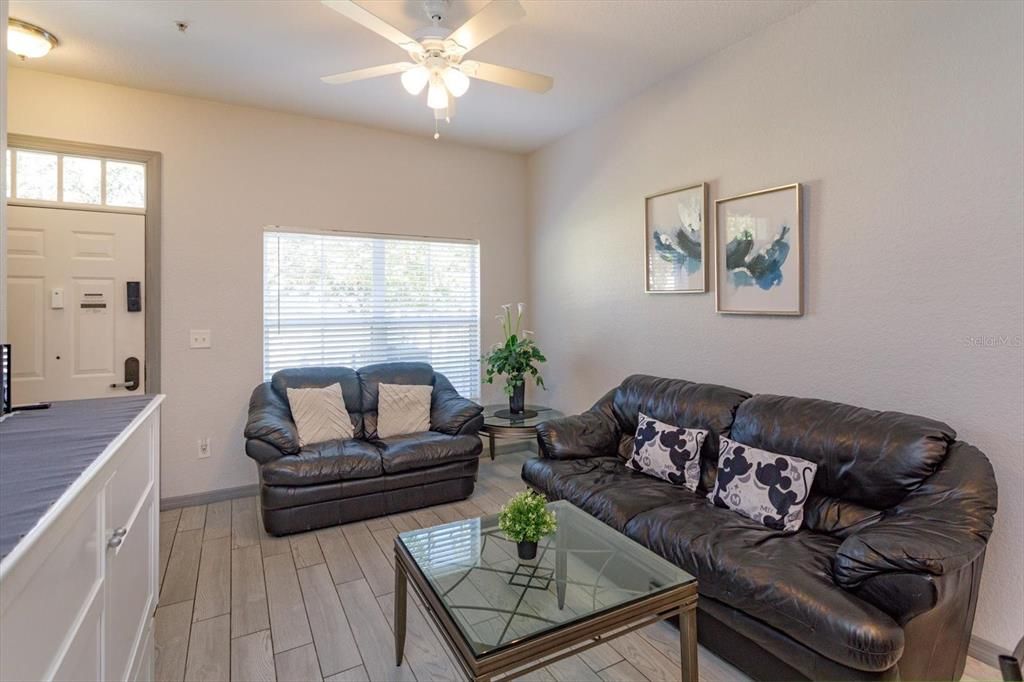 待售: $279,999 (3 贝兹, 2 浴室, 1296 平方英尺)