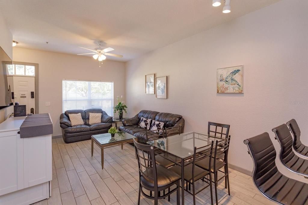 待售: $279,999 (3 贝兹, 2 浴室, 1296 平方英尺)