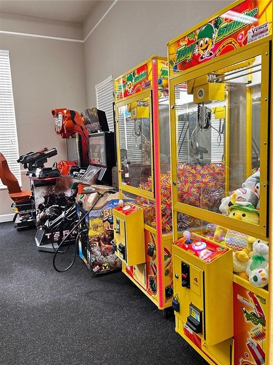 待售: $279,999 (3 贝兹, 2 浴室, 1296 平方英尺)