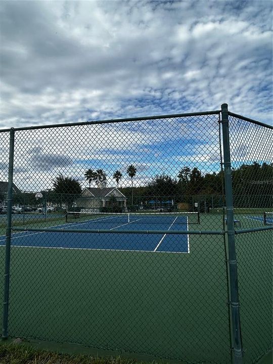 待售: $279,999 (3 贝兹, 2 浴室, 1296 平方英尺)