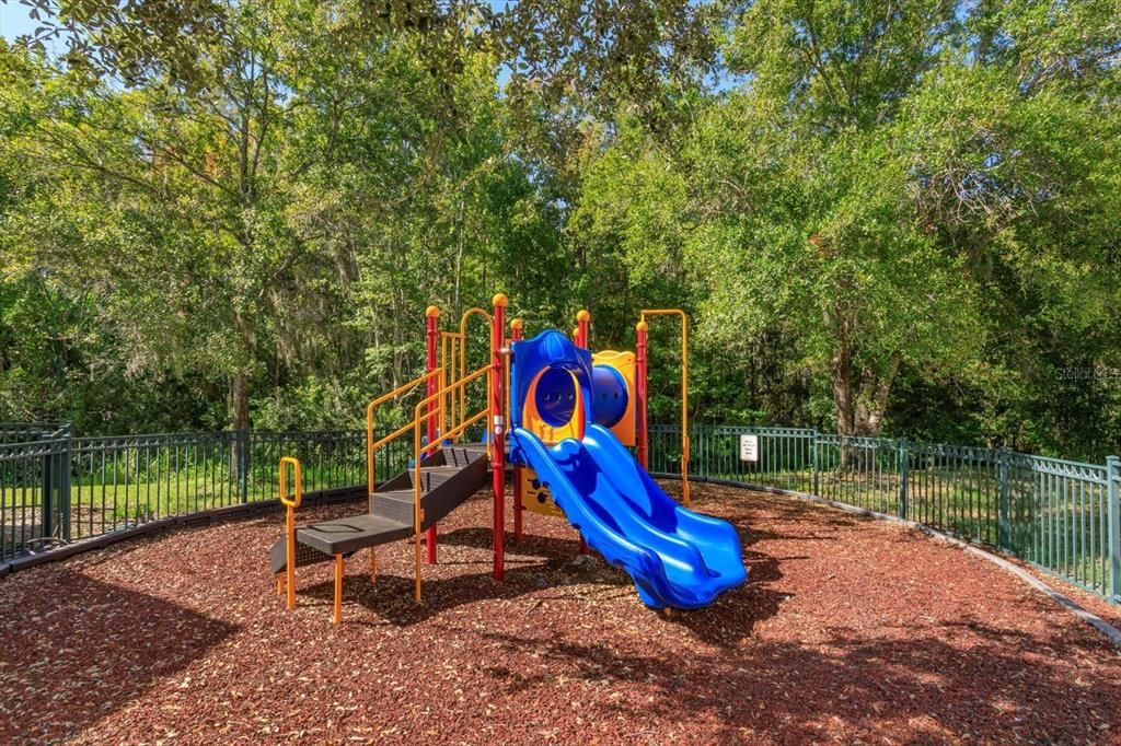 待售: $279,999 (3 贝兹, 2 浴室, 1296 平方英尺)