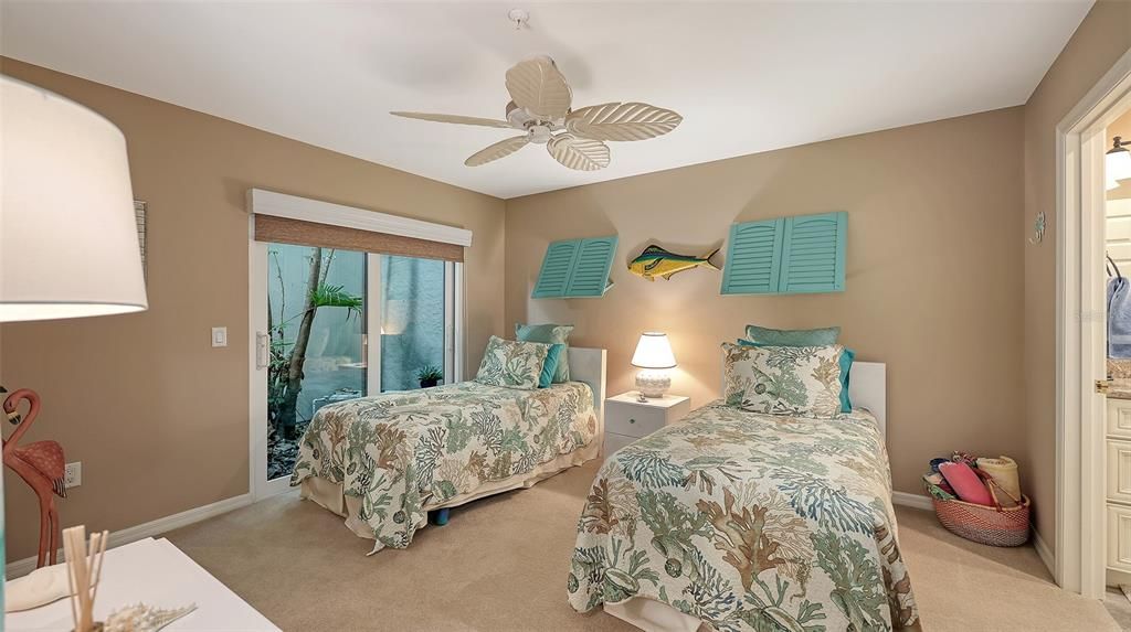 En Venta: $999,500 (3 camas, 2 baños, 2219 Pies cuadrados)