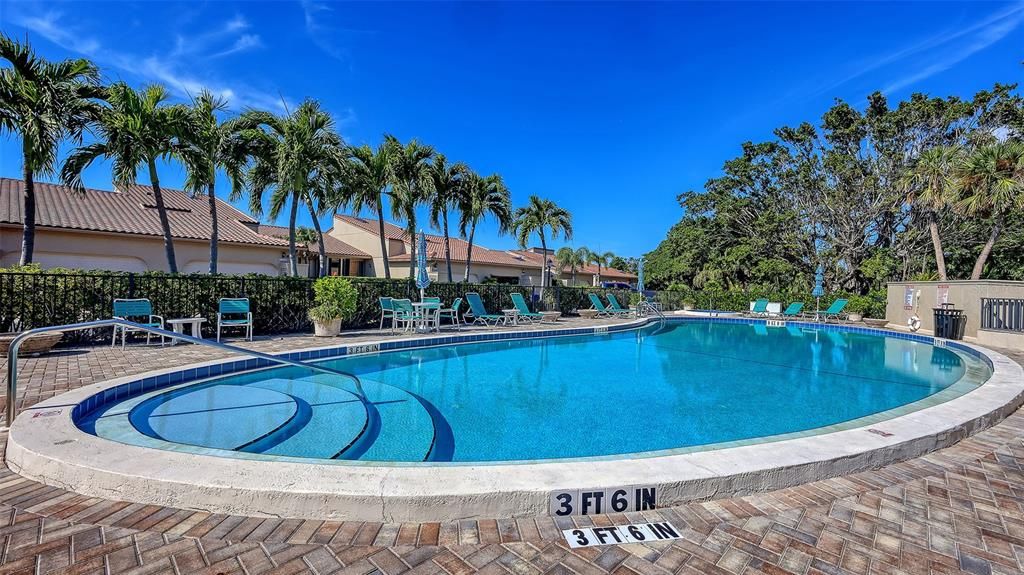 En Venta: $999,500 (3 camas, 2 baños, 2219 Pies cuadrados)