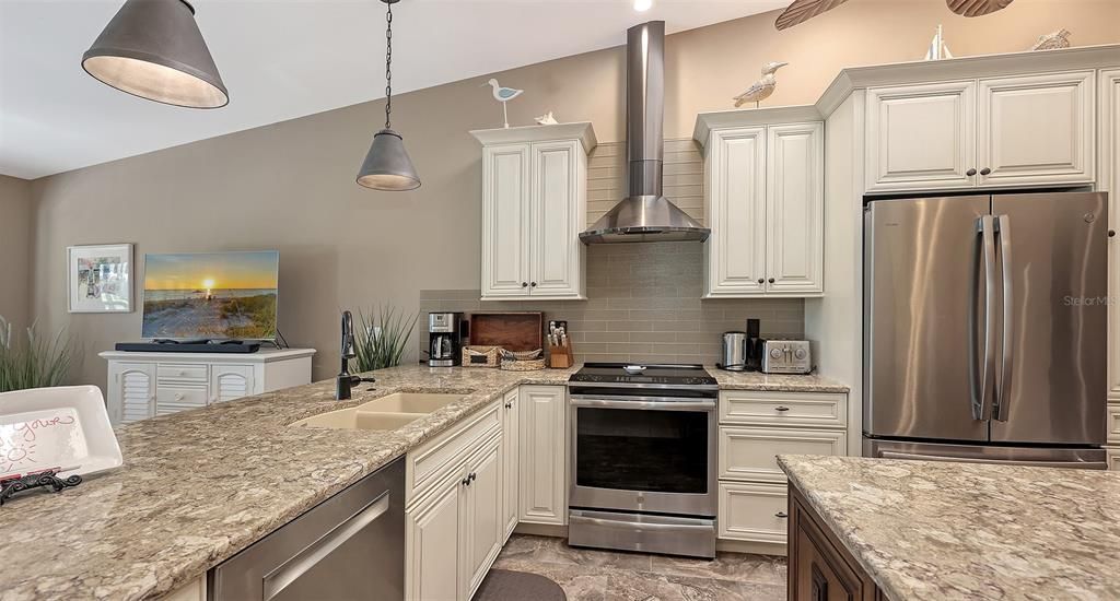 En Venta: $999,500 (3 camas, 2 baños, 2219 Pies cuadrados)