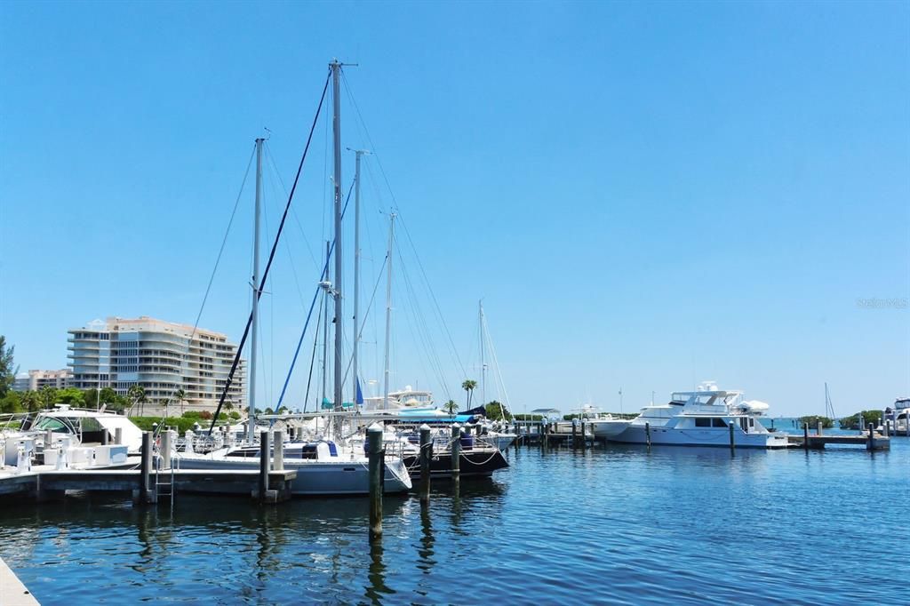 En Venta: $999,500 (3 camas, 2 baños, 2219 Pies cuadrados)