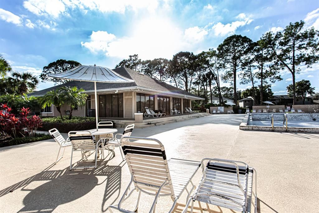 Active With Contract: $149,900 (2 beds, 2 baths, 953 Square Feet)