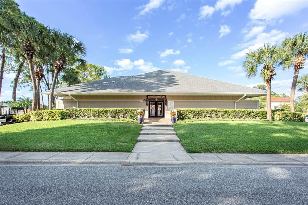 Active With Contract: $149,900 (2 beds, 2 baths, 953 Square Feet)