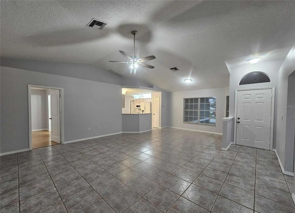 For Sale: $274,111 (3 beds, 2 baths, 1429 Square Feet)