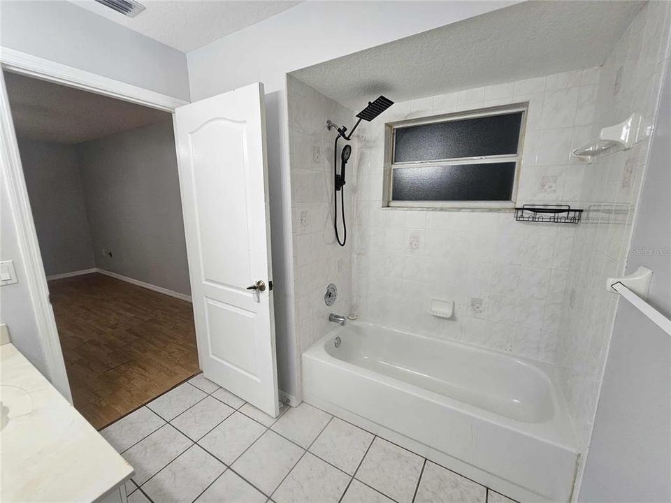 For Sale: $274,111 (3 beds, 2 baths, 1429 Square Feet)