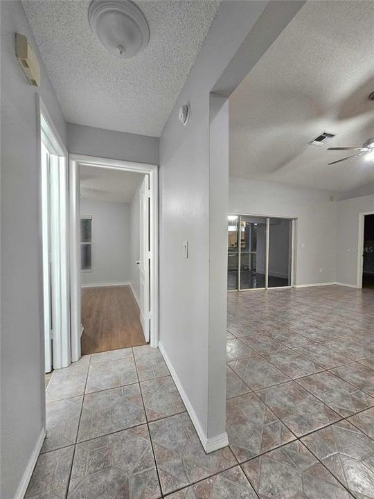 For Sale: $274,111 (3 beds, 2 baths, 1429 Square Feet)