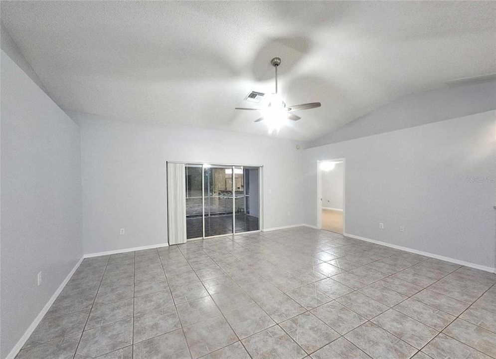 For Sale: $274,111 (3 beds, 2 baths, 1429 Square Feet)