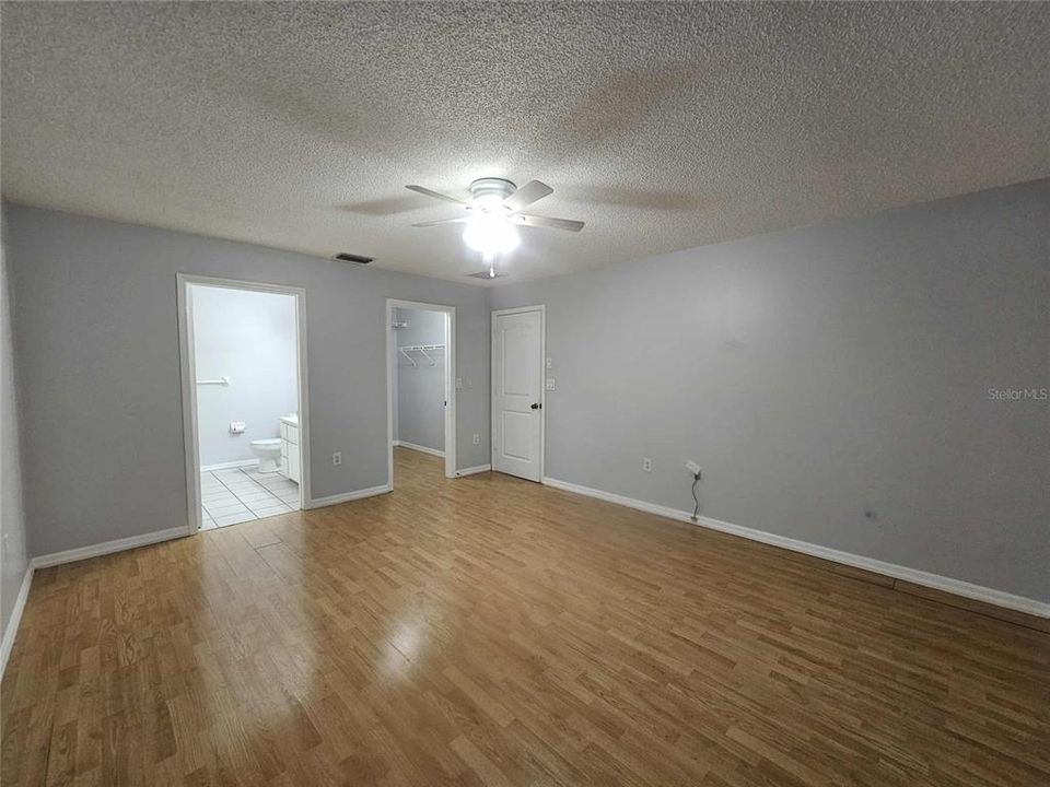 For Sale: $274,111 (3 beds, 2 baths, 1429 Square Feet)