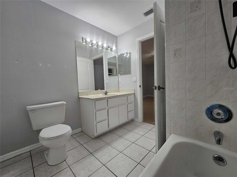 For Sale: $274,111 (3 beds, 2 baths, 1429 Square Feet)