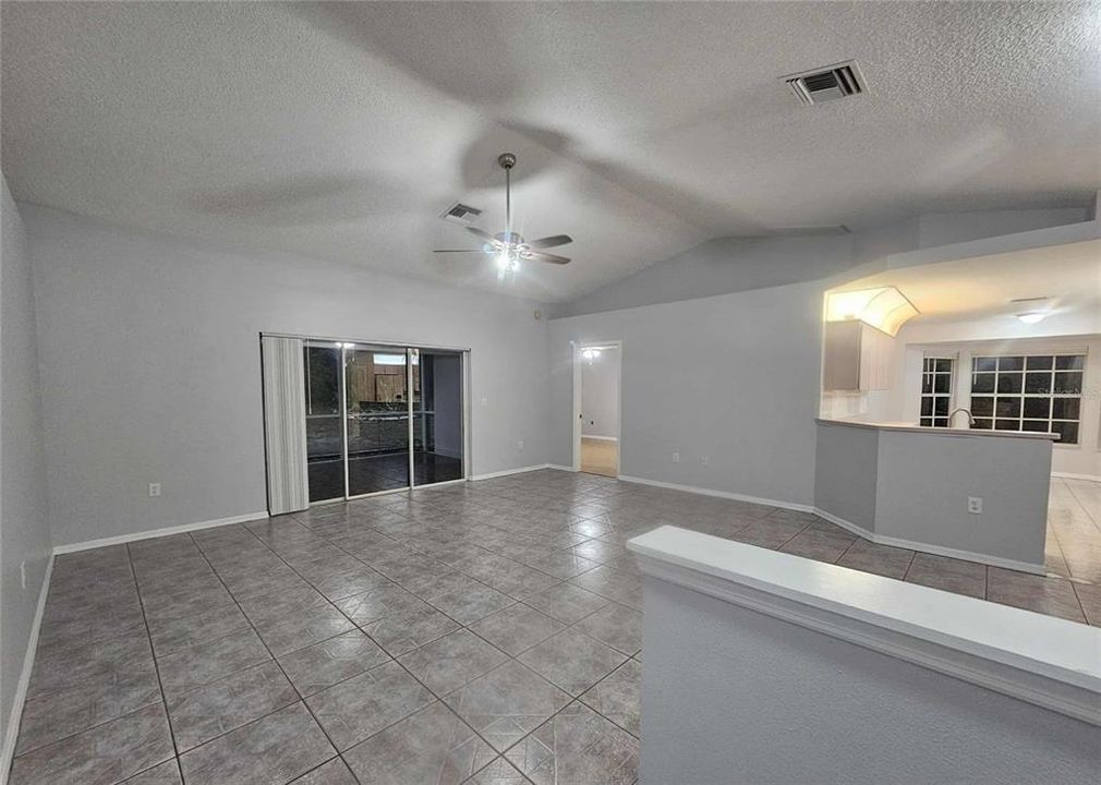 For Sale: $274,111 (3 beds, 2 baths, 1429 Square Feet)