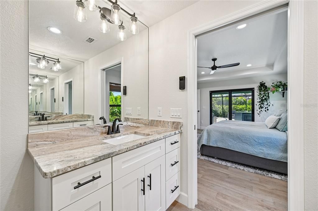 Под контрактом: $465,000 (3 спален, 2 ванн, 1770 Квадратных фут)