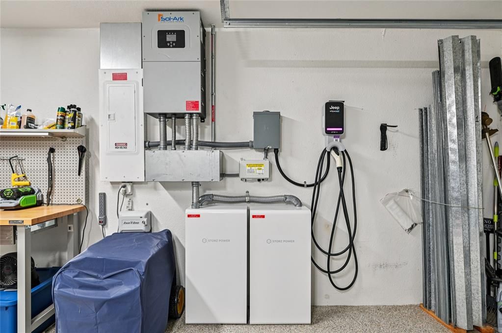 Под контрактом: $465,000 (3 спален, 2 ванн, 1770 Квадратных фут)