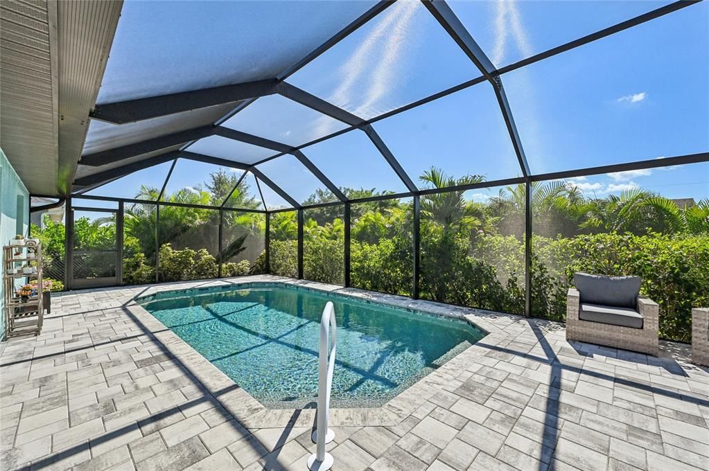 Под контрактом: $465,000 (3 спален, 2 ванн, 1770 Квадратных фут)