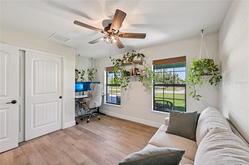 Под контрактом: $465,000 (3 спален, 2 ванн, 1770 Квадратных фут)