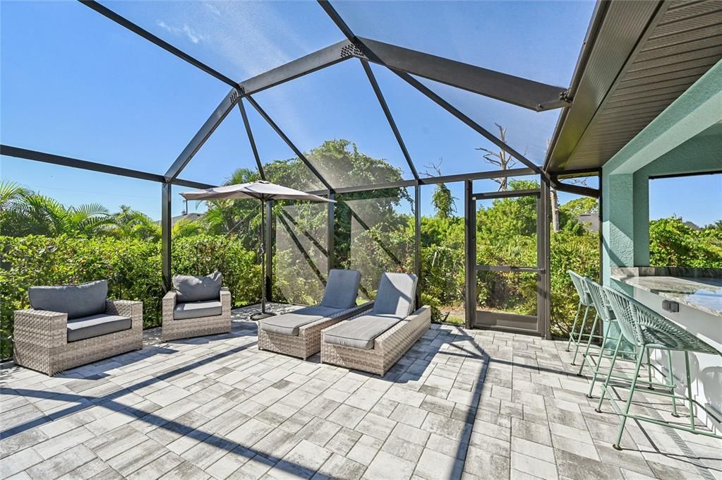 Под контрактом: $465,000 (3 спален, 2 ванн, 1770 Квадратных фут)