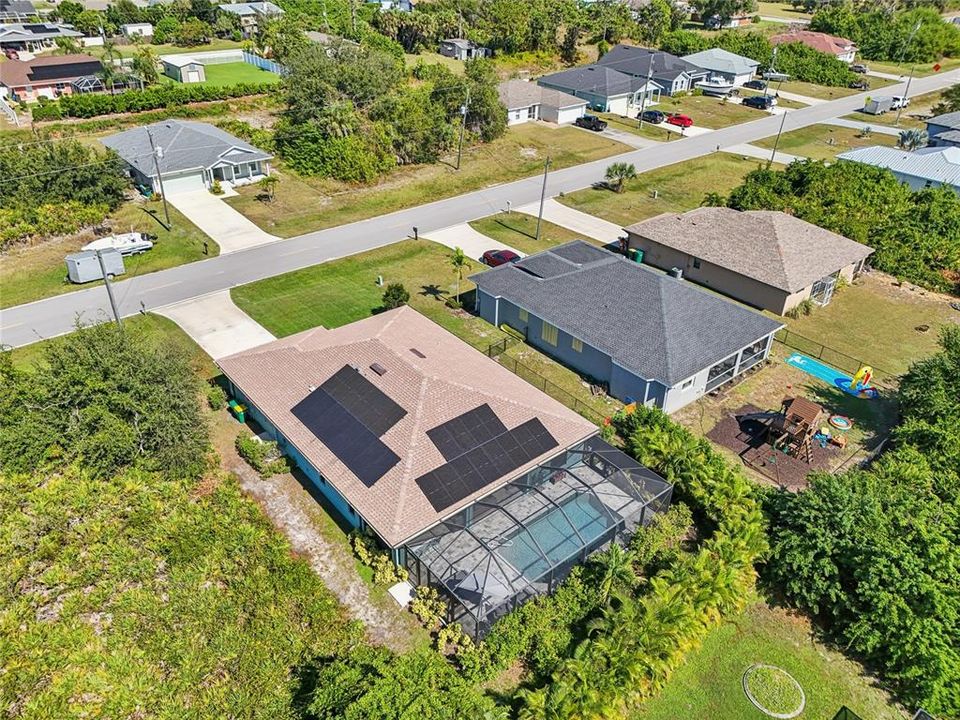 Под контрактом: $465,000 (3 спален, 2 ванн, 1770 Квадратных фут)