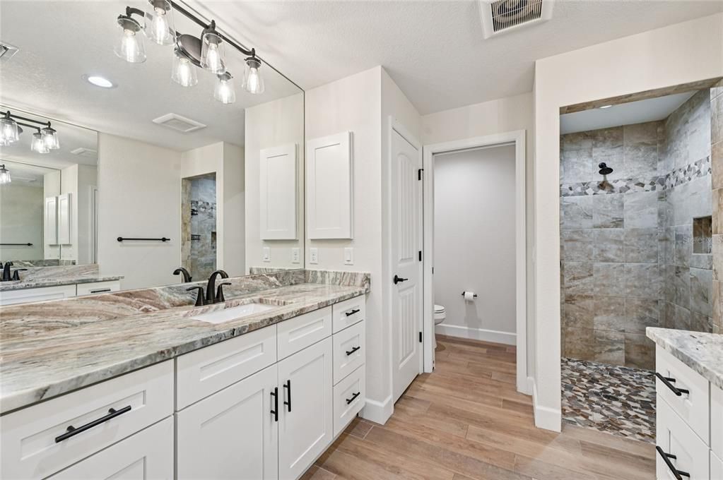 Под контрактом: $465,000 (3 спален, 2 ванн, 1770 Квадратных фут)