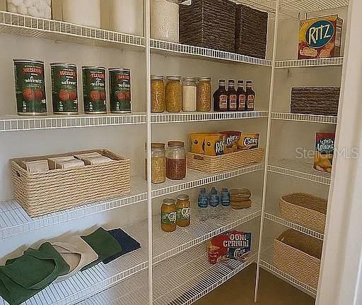 待售: $345,000 (3 贝兹, 2 浴室, 2018 平方英尺)