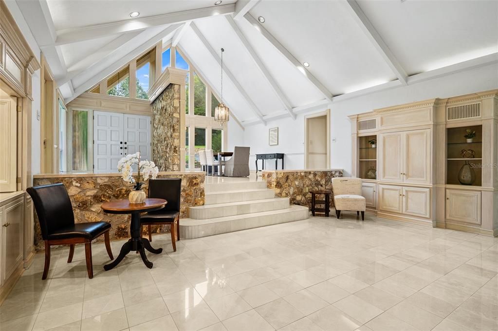 待售: $799,900 (4 贝兹, 2 浴室, 4111 平方英尺)