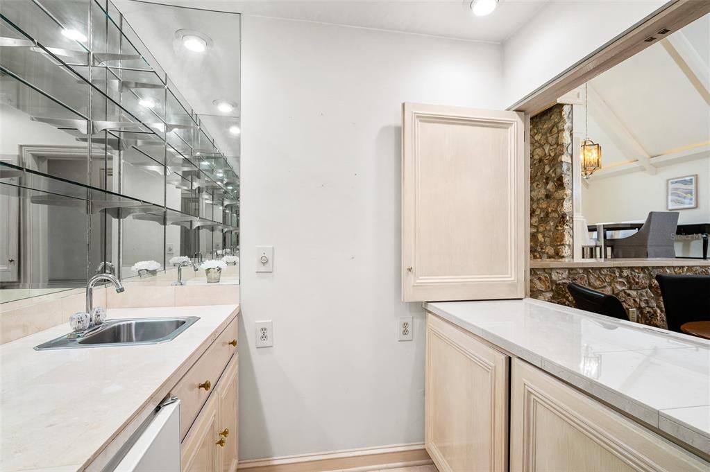 待售: $799,900 (4 贝兹, 2 浴室, 4111 平方英尺)