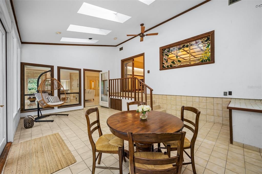 待售: $799,900 (4 贝兹, 2 浴室, 4111 平方英尺)