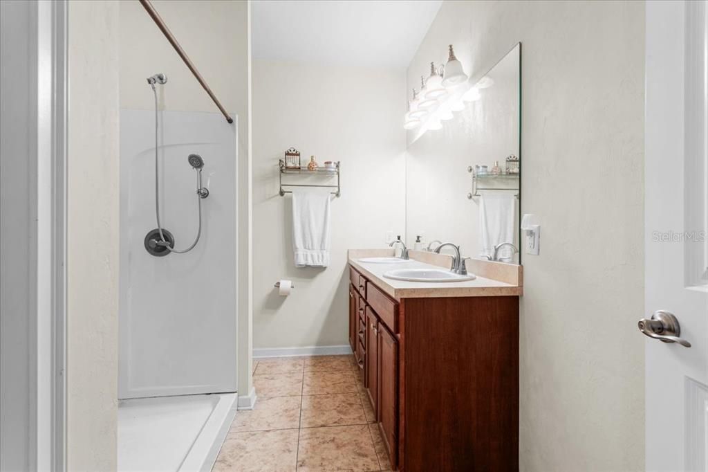 待售: $278,500 (3 贝兹, 2 浴室, 1324 平方英尺)