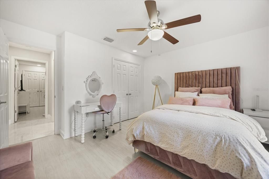 В аренду: $4,700 (4 спален, 3 ванн, 2527 Квадратных фут)