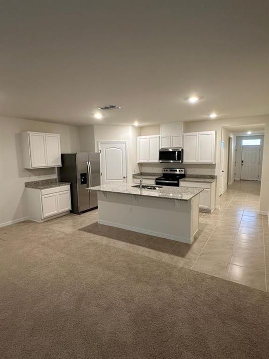 For Rent: $2,450 (4 beds, 2 baths, 1867 Square Feet)