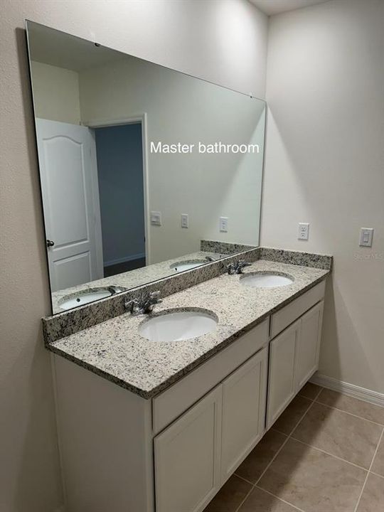 For Rent: $2,450 (4 beds, 2 baths, 1867 Square Feet)