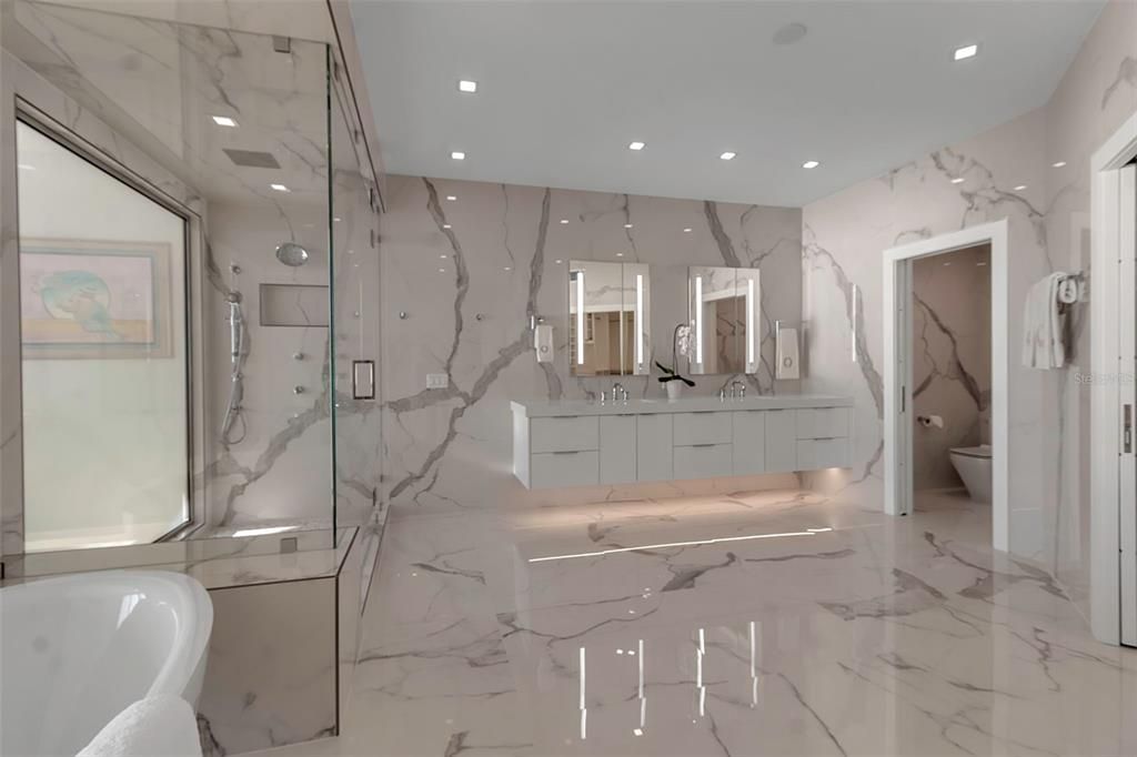 На продажу: $6,995,000 (3 спален, 3 ванн, 3380 Квадратных фут)