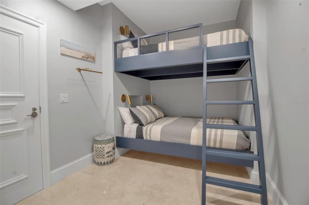 На продажу: $6,995,000 (3 спален, 3 ванн, 3380 Квадратных фут)