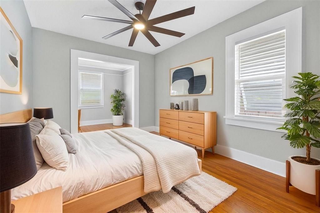 待售: $440,000 (2 贝兹, 1 浴室, 1028 平方英尺)