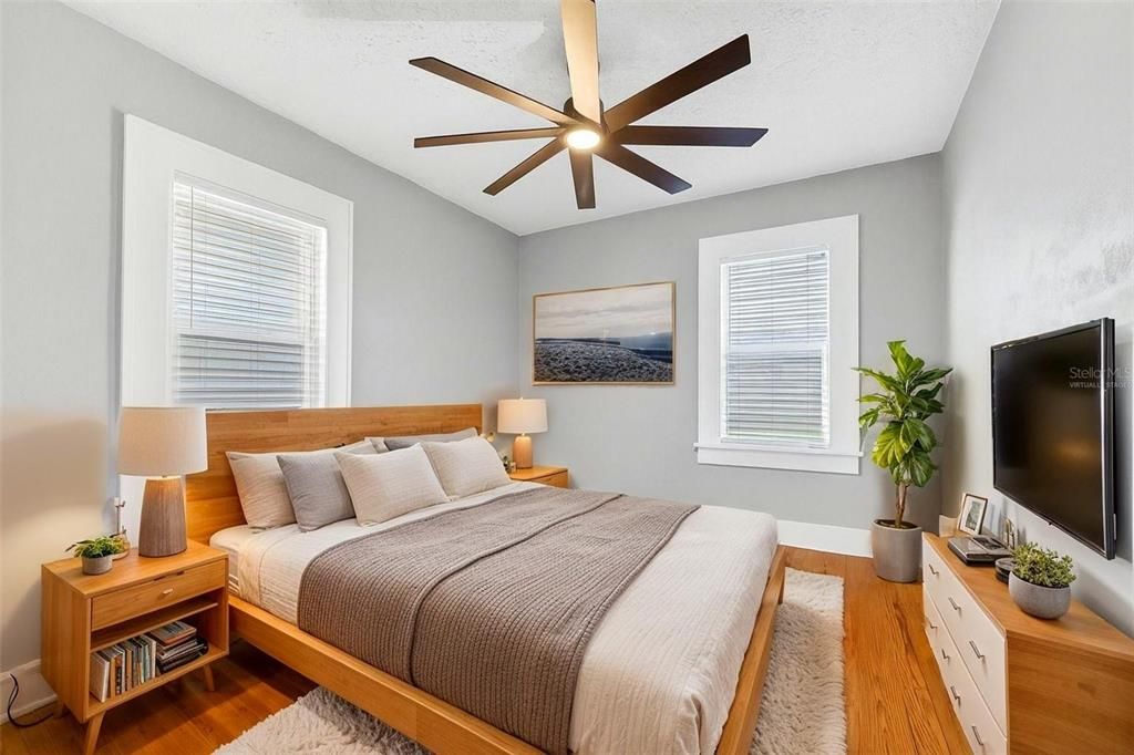 待售: $440,000 (2 贝兹, 1 浴室, 1028 平方英尺)