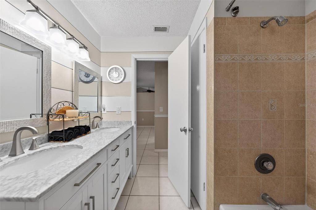 En Venta: $369,000 (3 camas, 2 baños, 1748 Pies cuadrados)