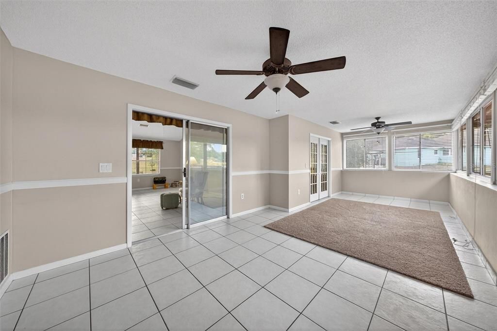 En Venta: $369,000 (3 camas, 2 baños, 1748 Pies cuadrados)