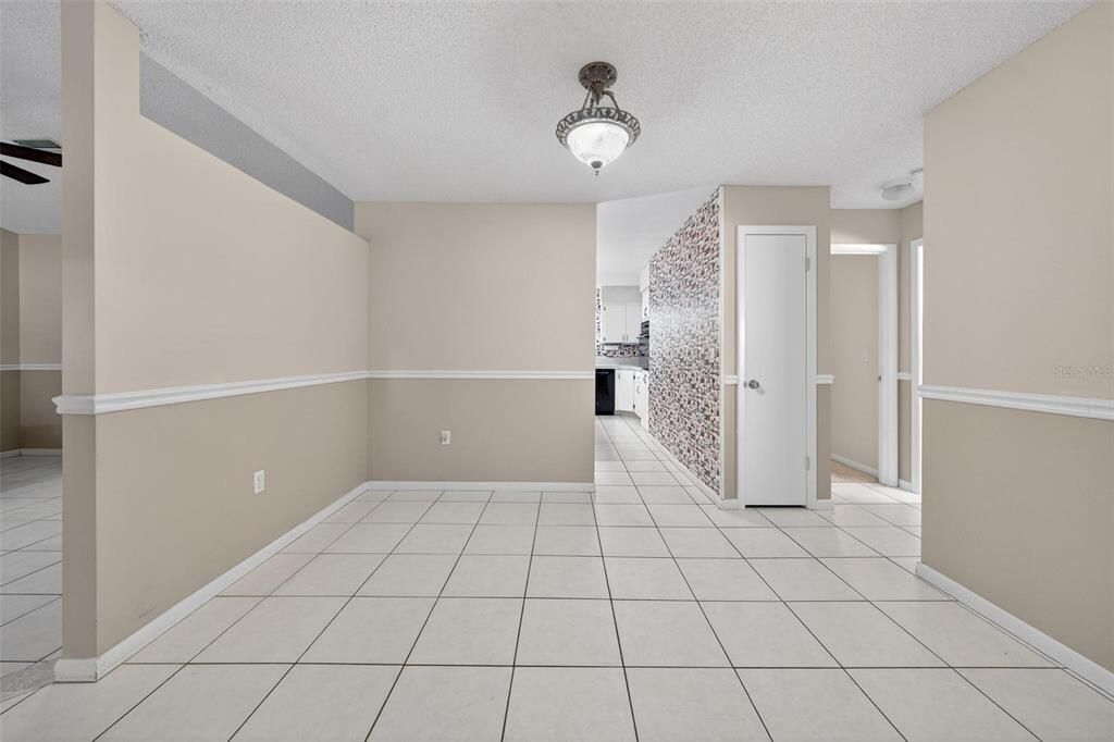 En Venta: $369,000 (3 camas, 2 baños, 1748 Pies cuadrados)