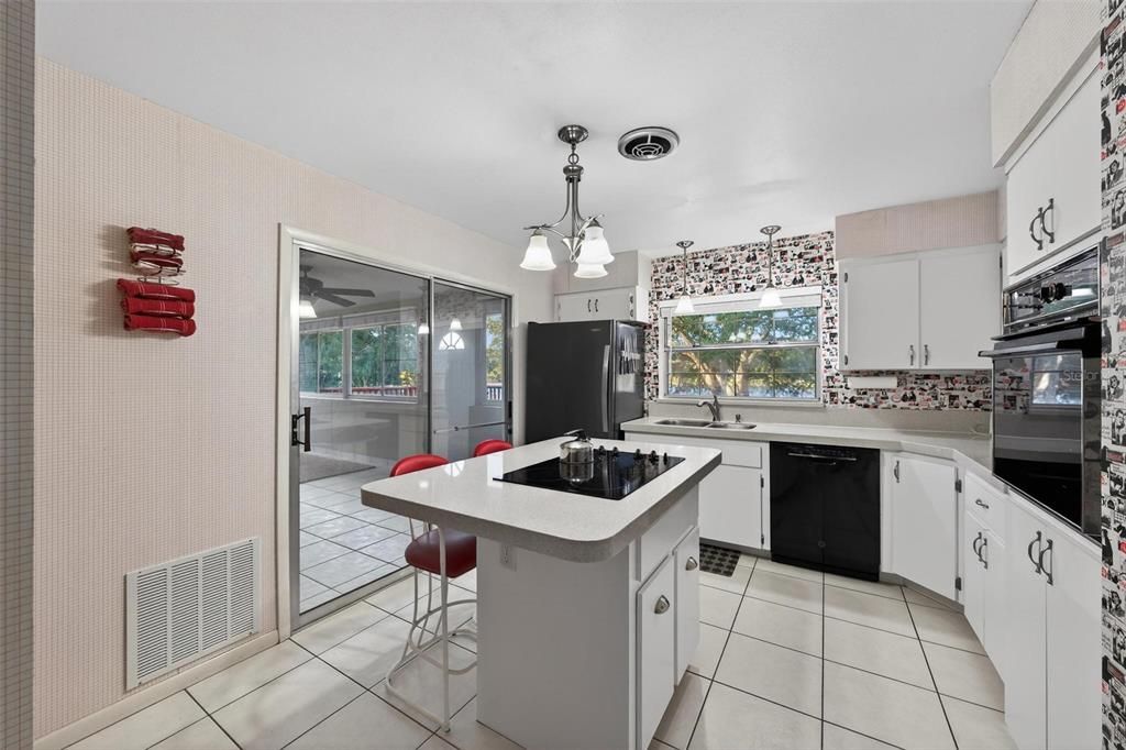 En Venta: $369,000 (3 camas, 2 baños, 1748 Pies cuadrados)