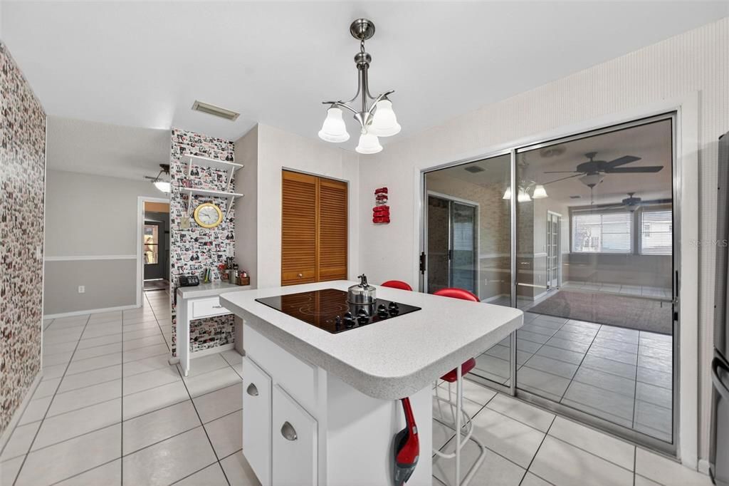 En Venta: $369,000 (3 camas, 2 baños, 1748 Pies cuadrados)