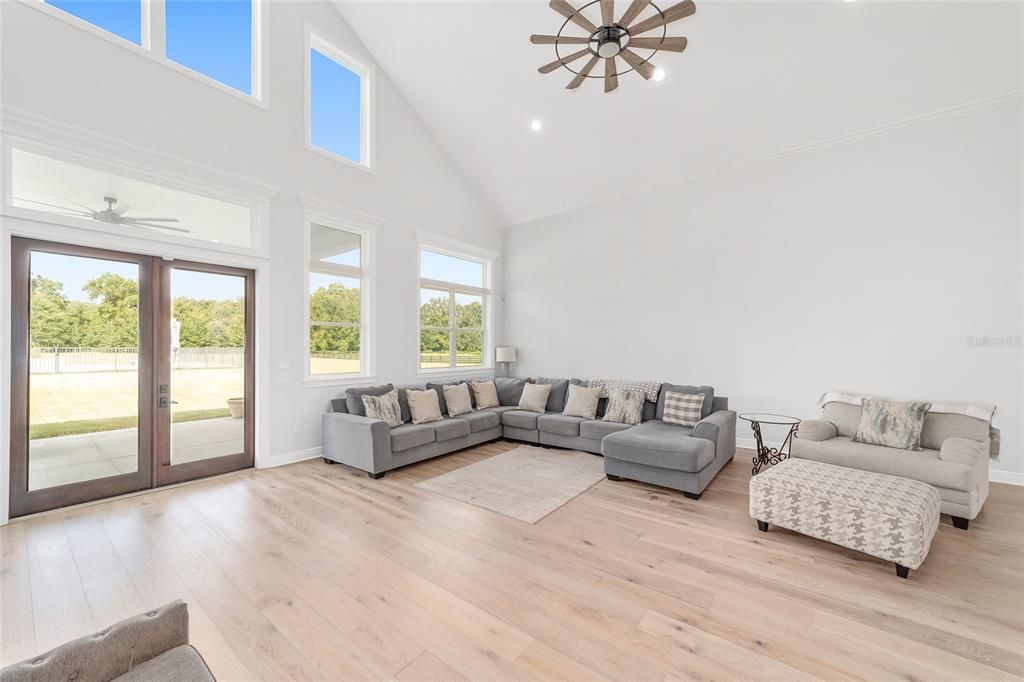 En Venta: $1,475,000 (5 camas, 3 baños, 4742 Pies cuadrados)