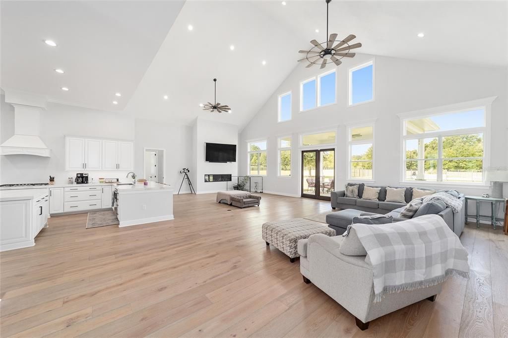 En Venta: $1,475,000 (5 camas, 3 baños, 4742 Pies cuadrados)