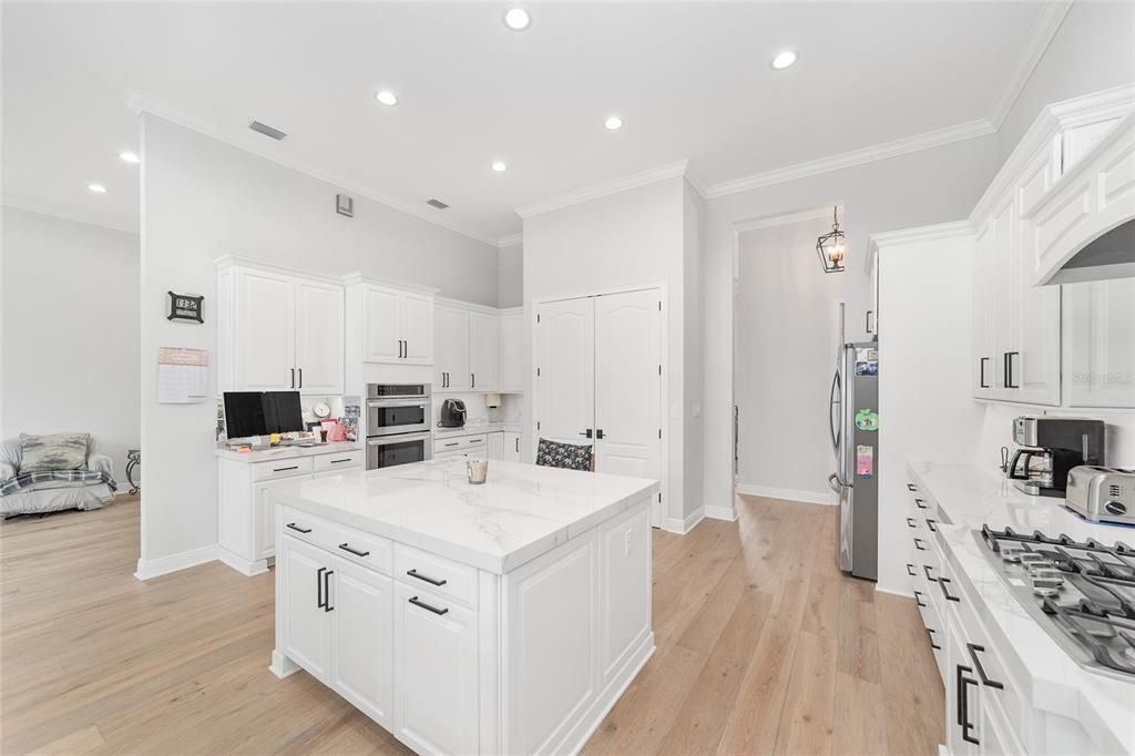 En Venta: $1,475,000 (5 camas, 3 baños, 4742 Pies cuadrados)