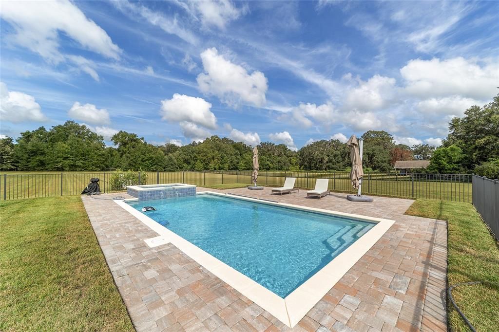 En Venta: $1,475,000 (5 camas, 3 baños, 4742 Pies cuadrados)